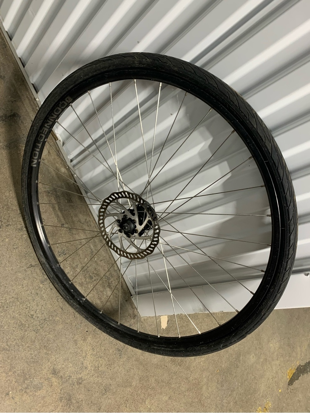 Bontrager Connection 700c / 29"
Disc Brake Front Bicycle Wheel with Tire